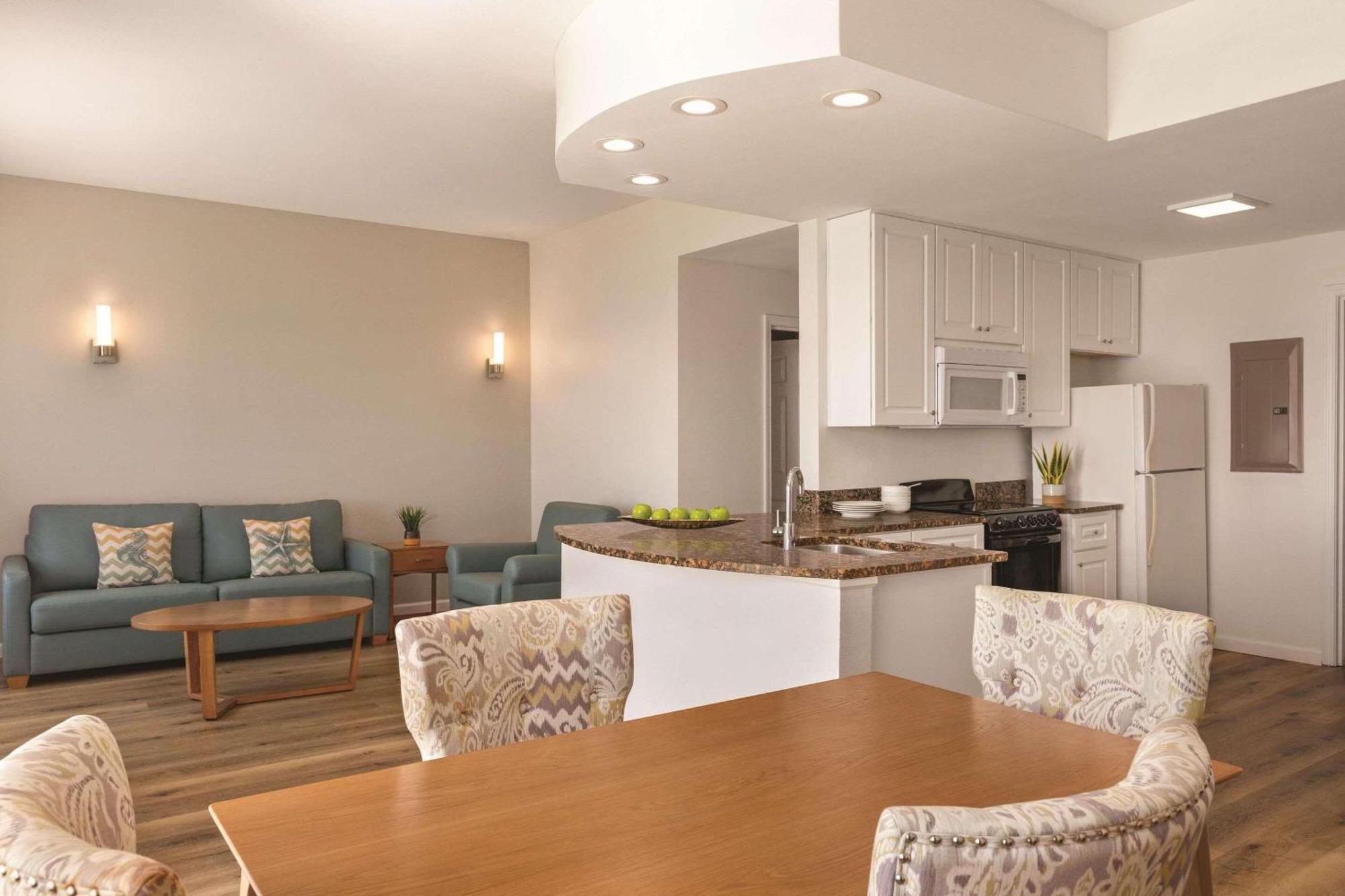 Radisson Beachfront Hotel - Panama City Beach Esterno foto